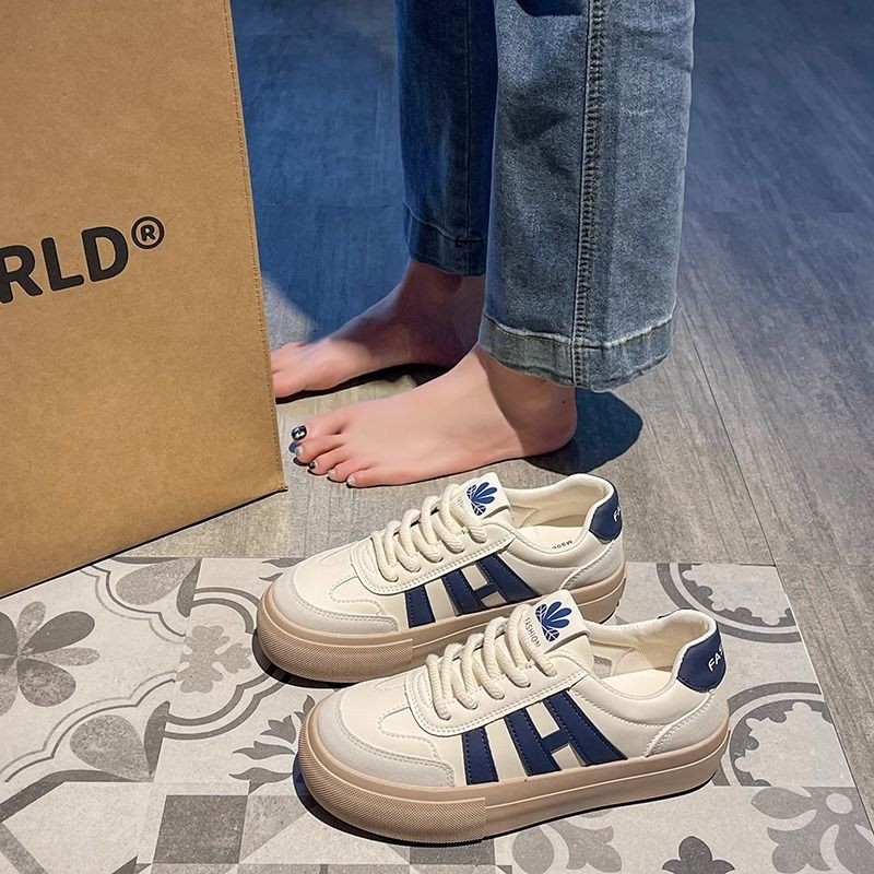 Women's Vulcanize Shoes Design Round Toe Lace Up Sports Casual Women's Sneaker Shoes Comfortable flat shoes zapatos de mujer