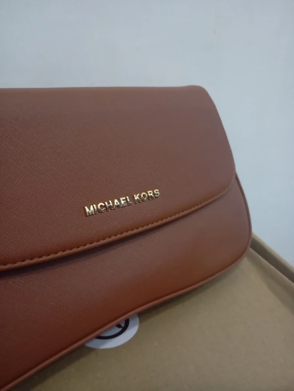 Michael Kors Classic Shoulder Bag - Stylish Luxury Bag