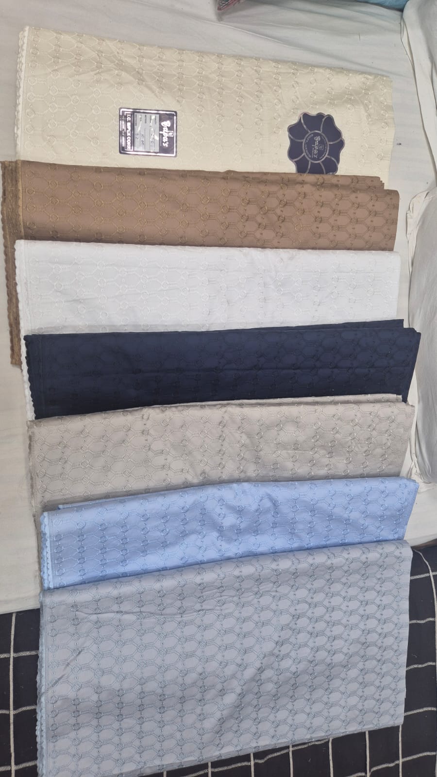 Men lace