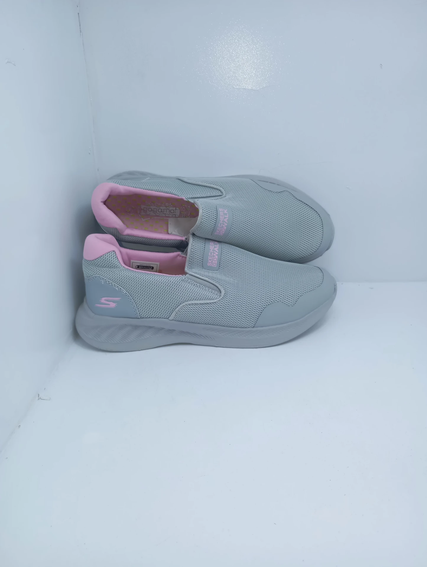 Skechers Sport Elite Lightweight Sneakers