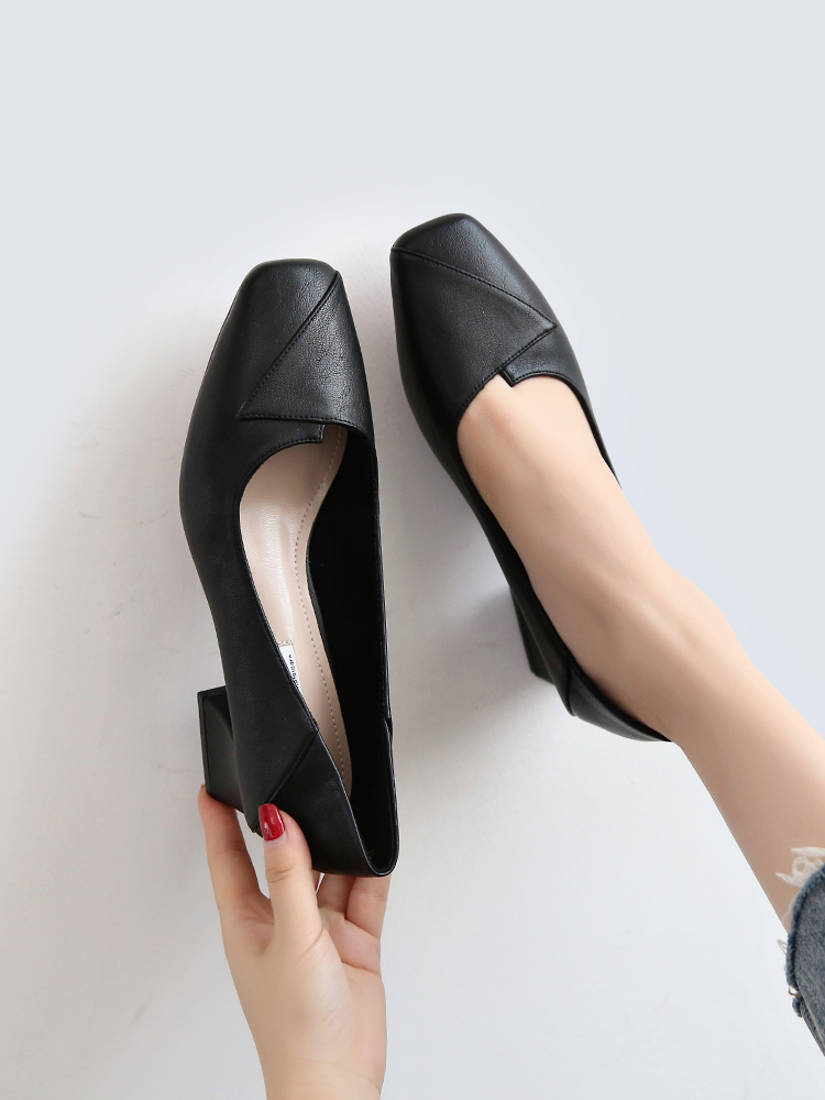 Spring and Autumn 2025 New Style Square Head Soft Sole Shoes, Soft Soles, Fashionable, Casual and Versatile Single Shoes