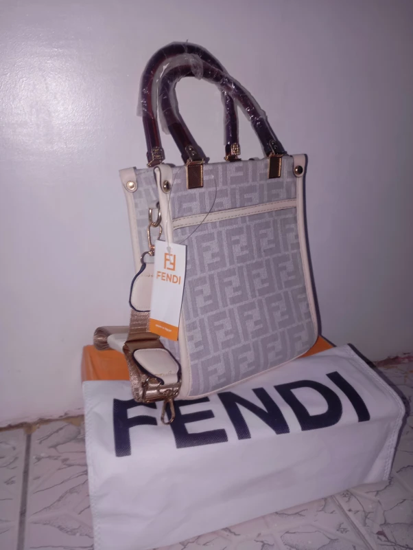 Fendi White Handbag - Elegant Luxury Fashion Bag