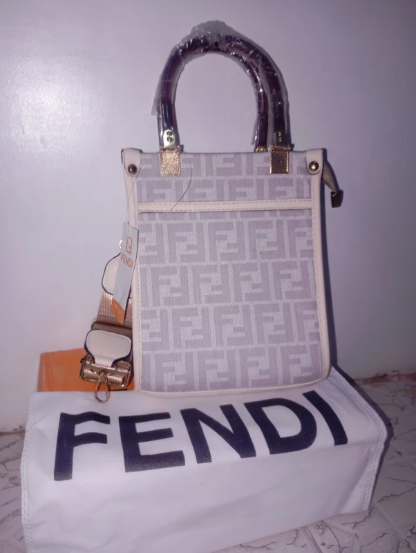 Fendi White Handbag - Elegant Luxury Fashion Bag