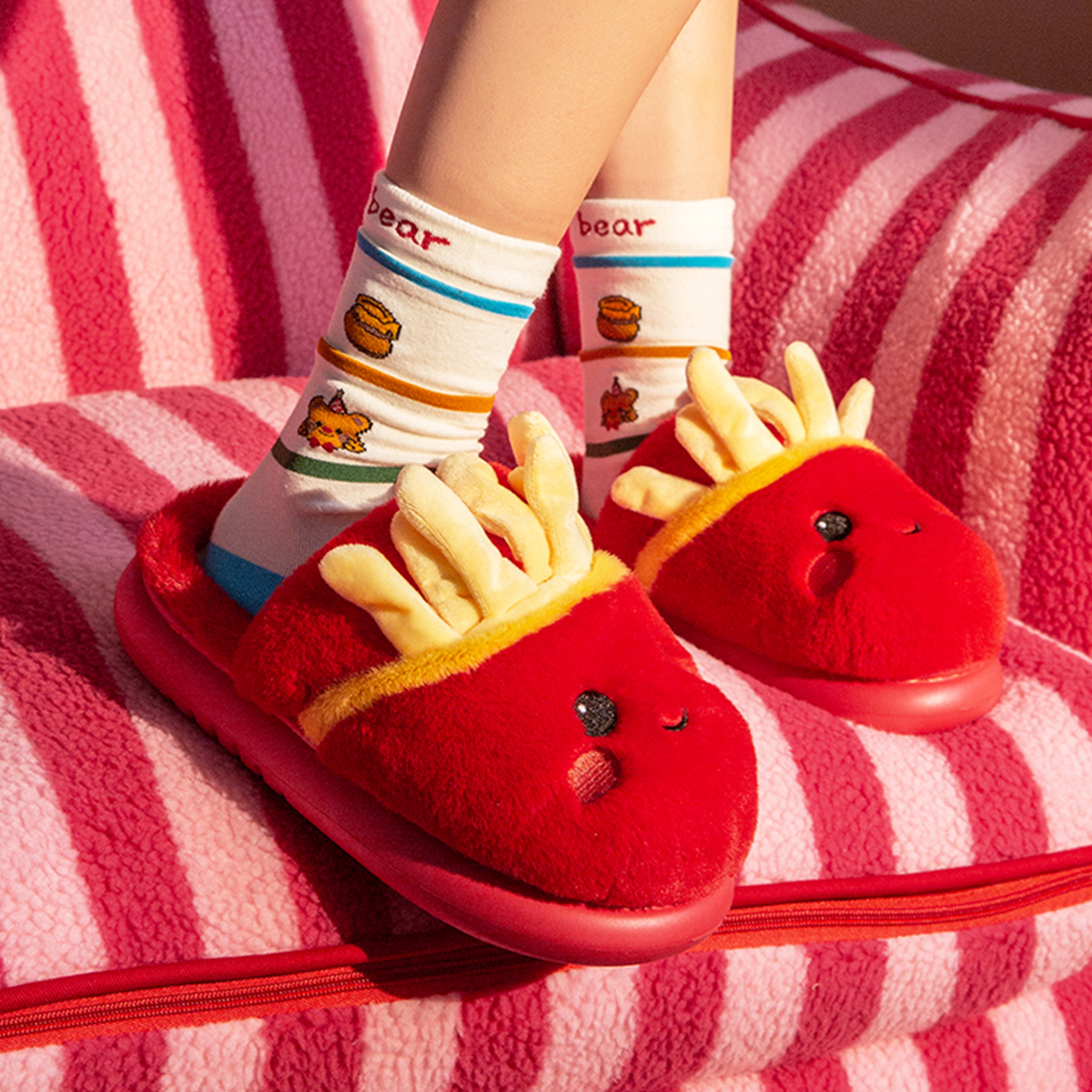 Creative and Fun Peanut-Shaped Home Warm Cotton Slippers for Women, Ins-Style Plush Non-Slip Winter Indoor Ladies' Slippers