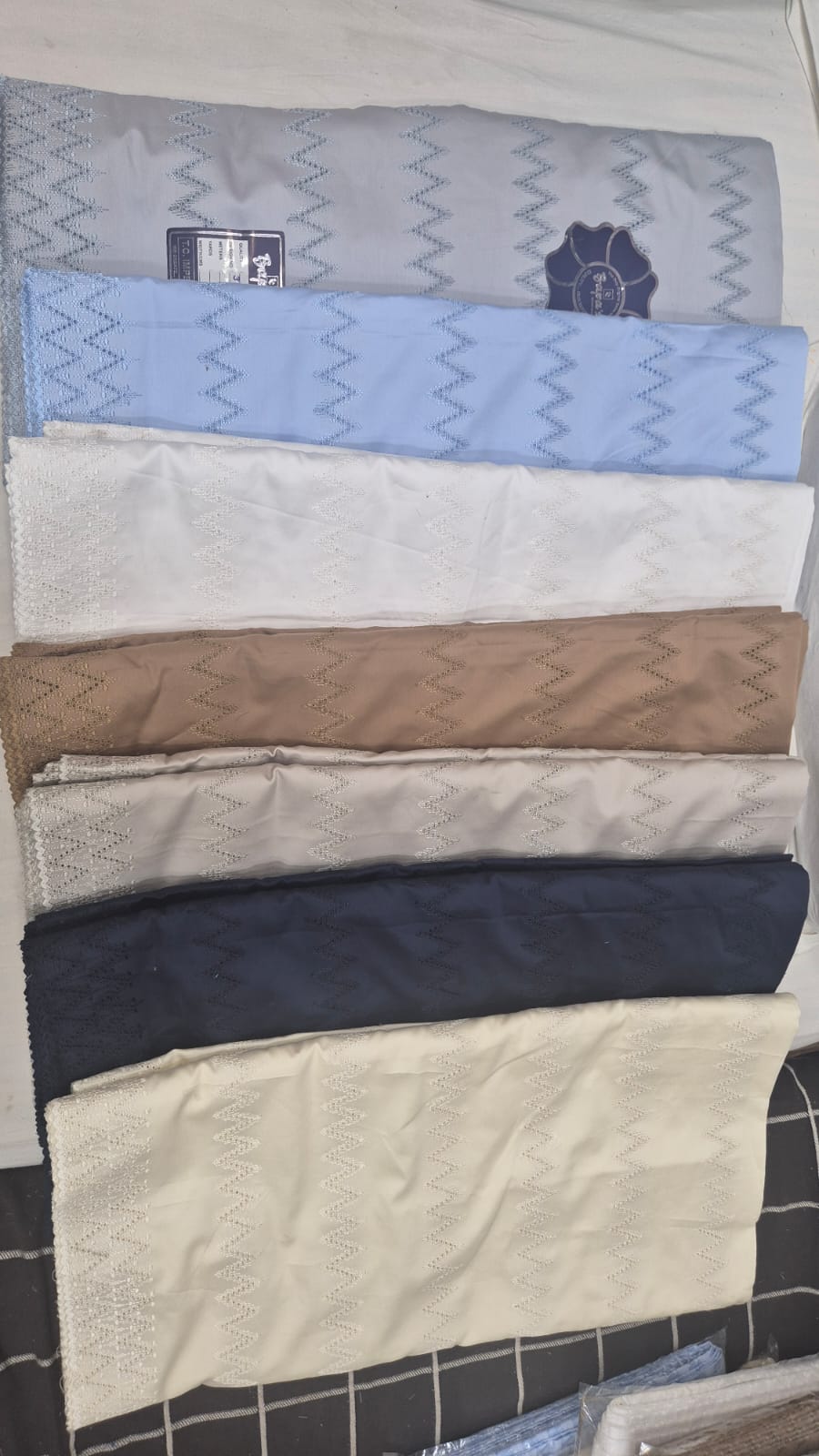 Men lace