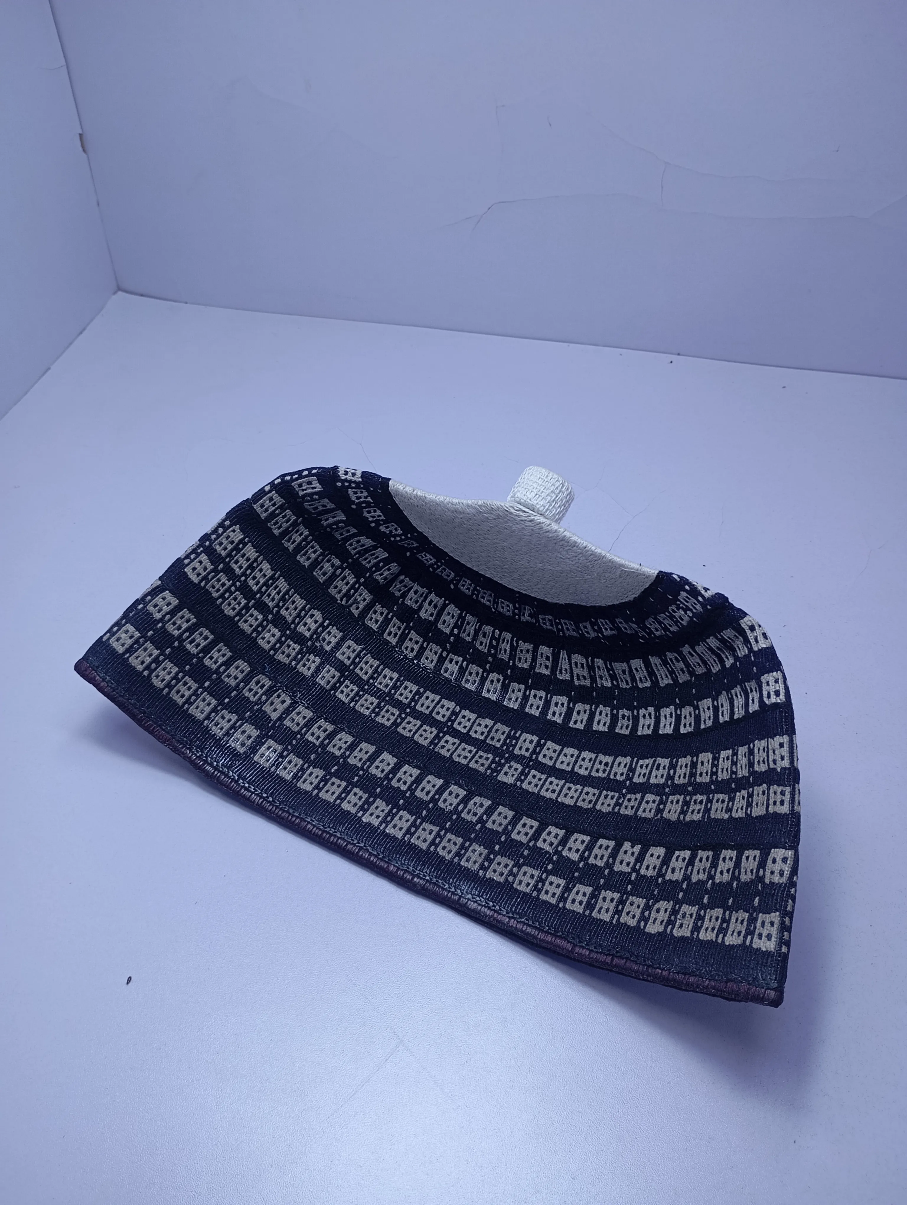 Original Handwoven Hausa Fulani Zawa Cap – Bangol Kindei Bama Style | Men’s Knitted Maiduguri Cap Sizeof 22.5 