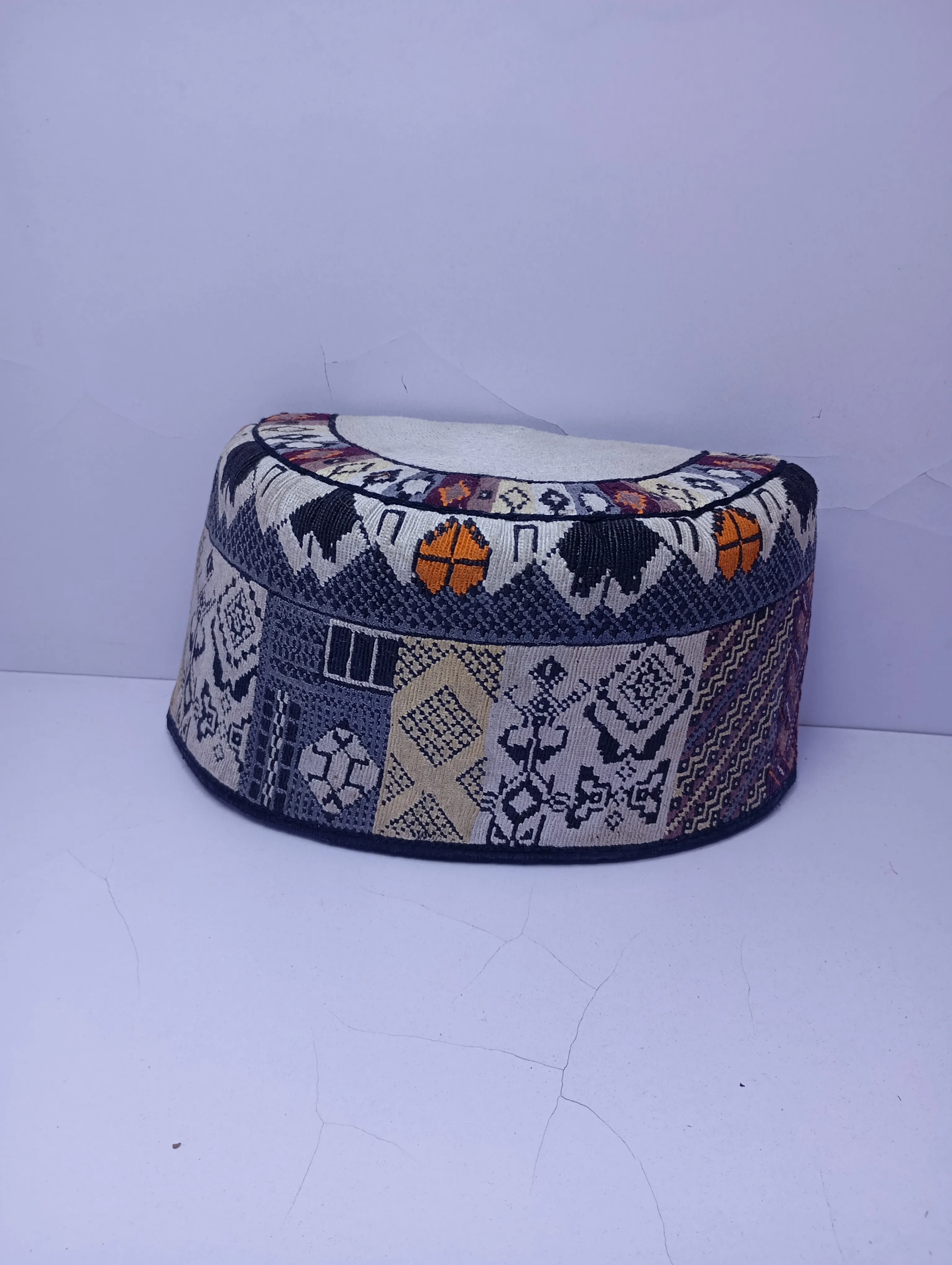 Original Handwoven Hausa Fulani Zawa Cap – Bangol Kindei Bama Style | Men’s Knitted Maiduguri Cap Sizeof 23 
