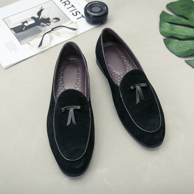 Hot Selling Men's Suede Shoes Europe America Soft Soled Comfortable Loafers Simple Versatile Men's Casual Shoes Free Delivery