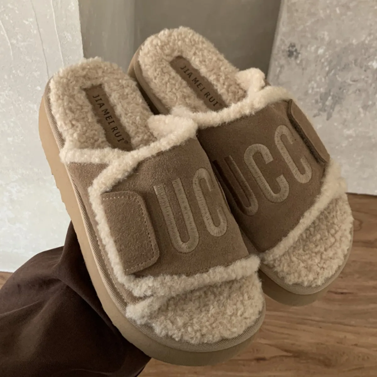 Women's Thick Bottom Slip-On Slippers Indoor Outdoor Wear Winter New Style Embroidered Anti-Slip Home Cotton Slippers Waterproof