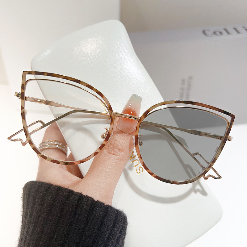Metal Cat Eye Photochromic Glasses for Women Men Trendy Optical Spectacle Eyeglasses Unisex Color Changing Blue Light Glasses