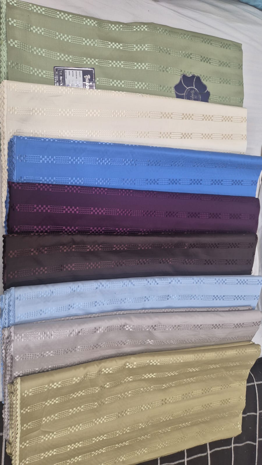 Men lace