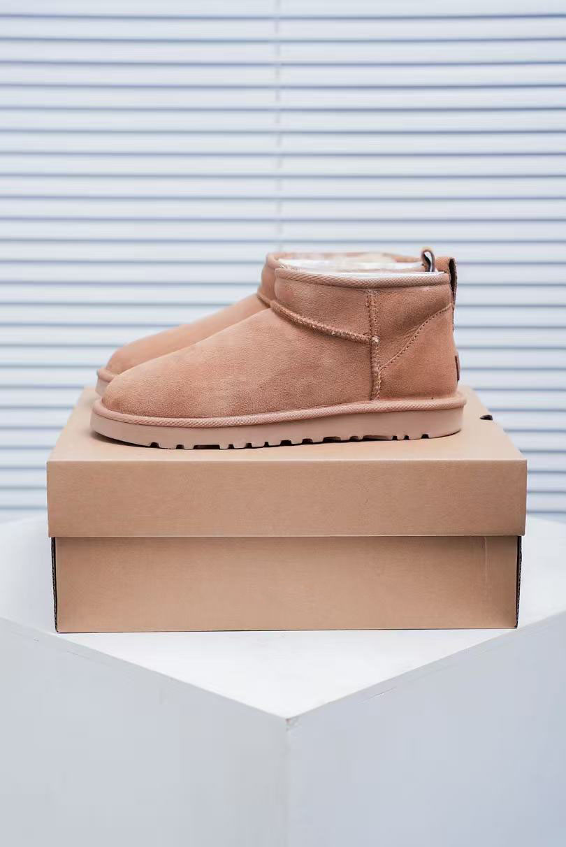 2025 New Australia Winter design mini snow boots Cow Suede Leather Women classic  Brand Ankle boots outdoors comfy sheep fur