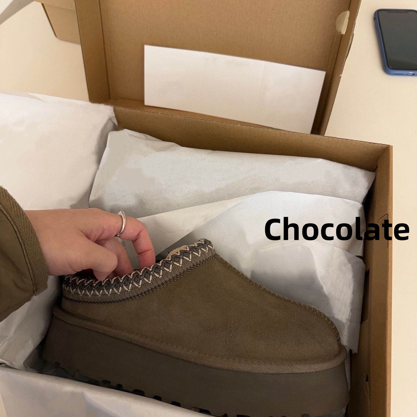 2025 New Australia Winter design mini snow boots Cow Suede Leather Women classic  Brand Ankle boots outdoors comfy sheep fur