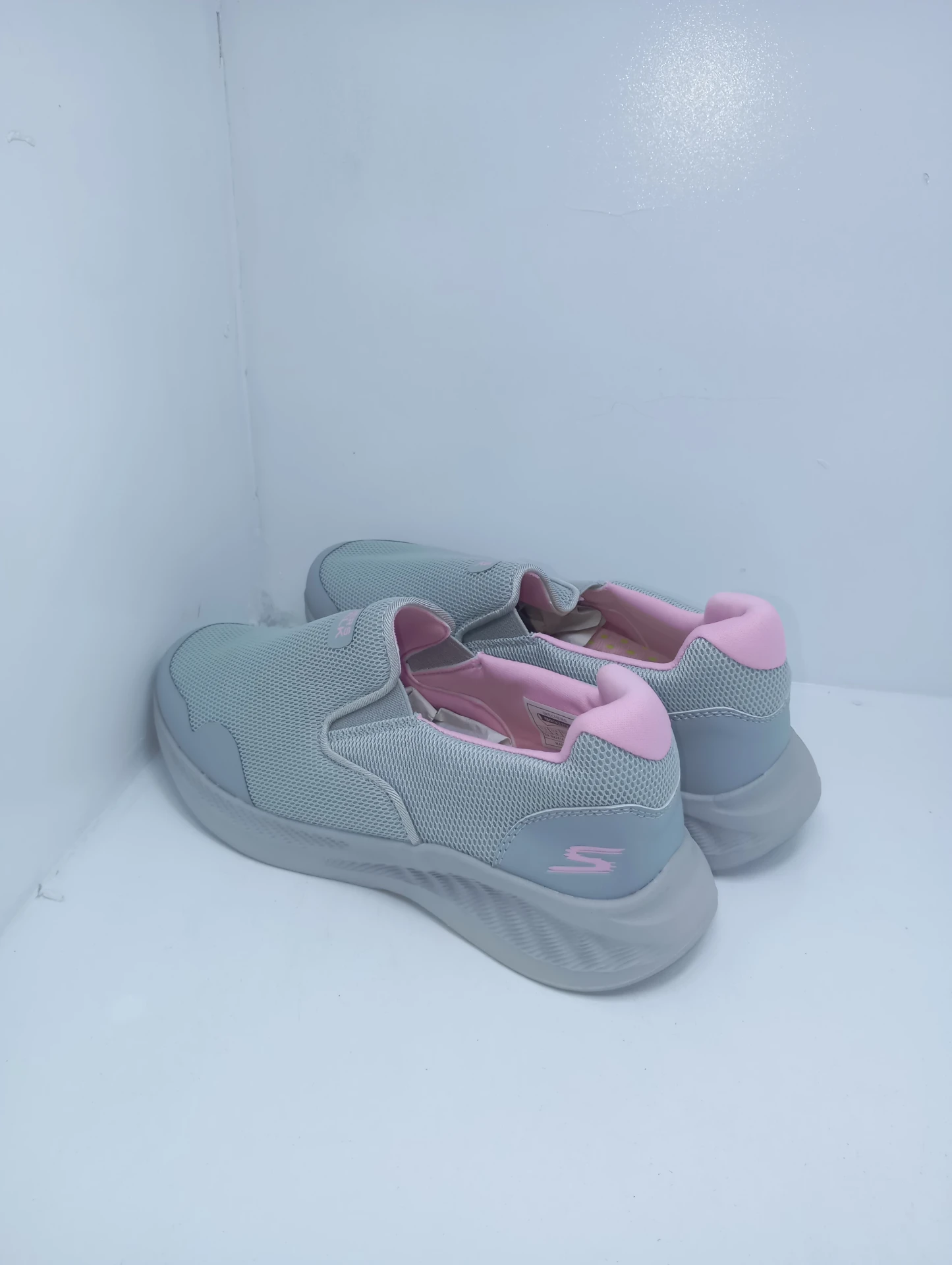 Skechers Sport Elite Lightweight Sneakers