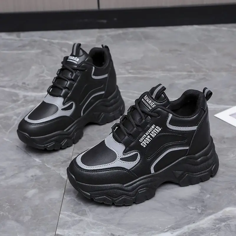 Women's Winter Thickened Sole Fleece Lined Casual Sporty Dad Shoes Trendy Flat Footwear Comfortable Slip-On Sneakers