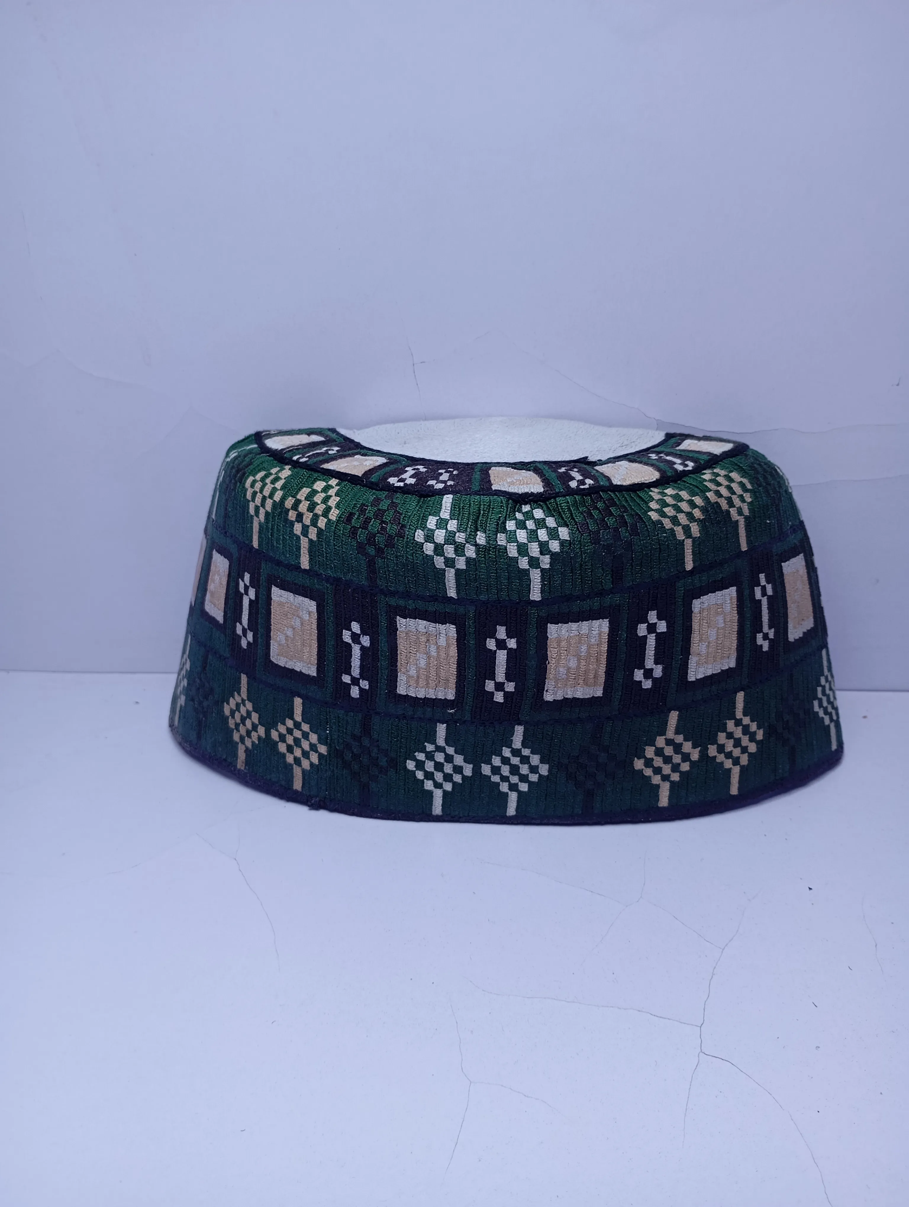 Original Handwoven Hausa Fulani Zawa Cap – Bangol Kindei Bama Style | Men’s Knitted Maiduguri Cap Sizeof 23.5 