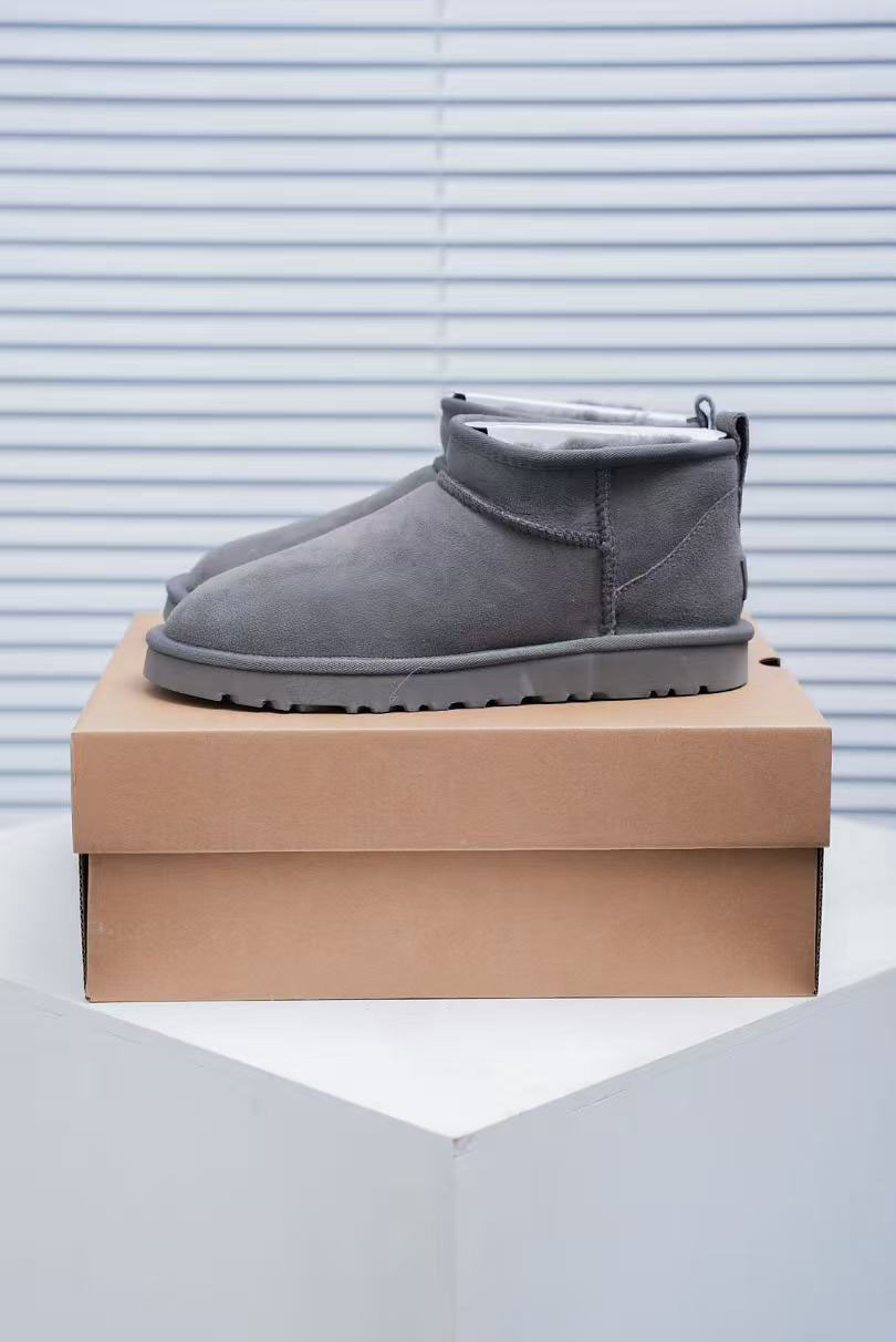 2025 New Australia Winter design mini snow boots Cow Suede Leather Women classic  Brand Ankle boots outdoors comfy sheep fur