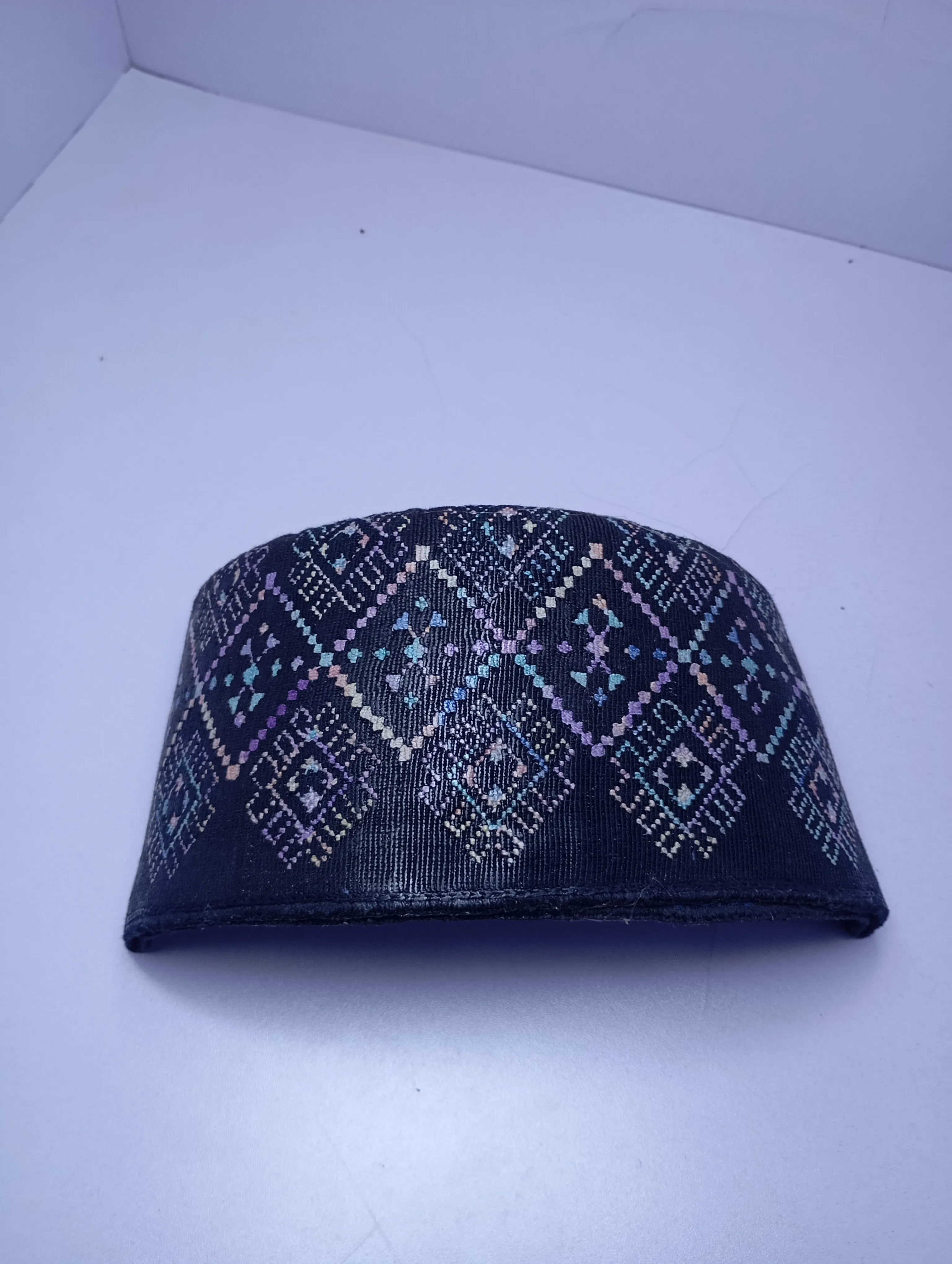Original Handwoven Hausa Fulani Zawa Cap – Bangol Kindei Bama Style | Men’s Knitted Maiduguri Cap Sizeof 23 