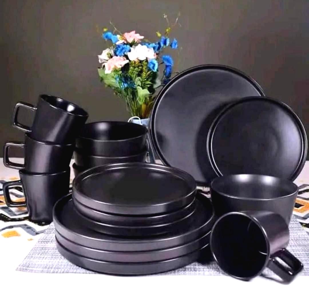 Matte Black Dinnerware Set - 16-Piece Modern Tableware