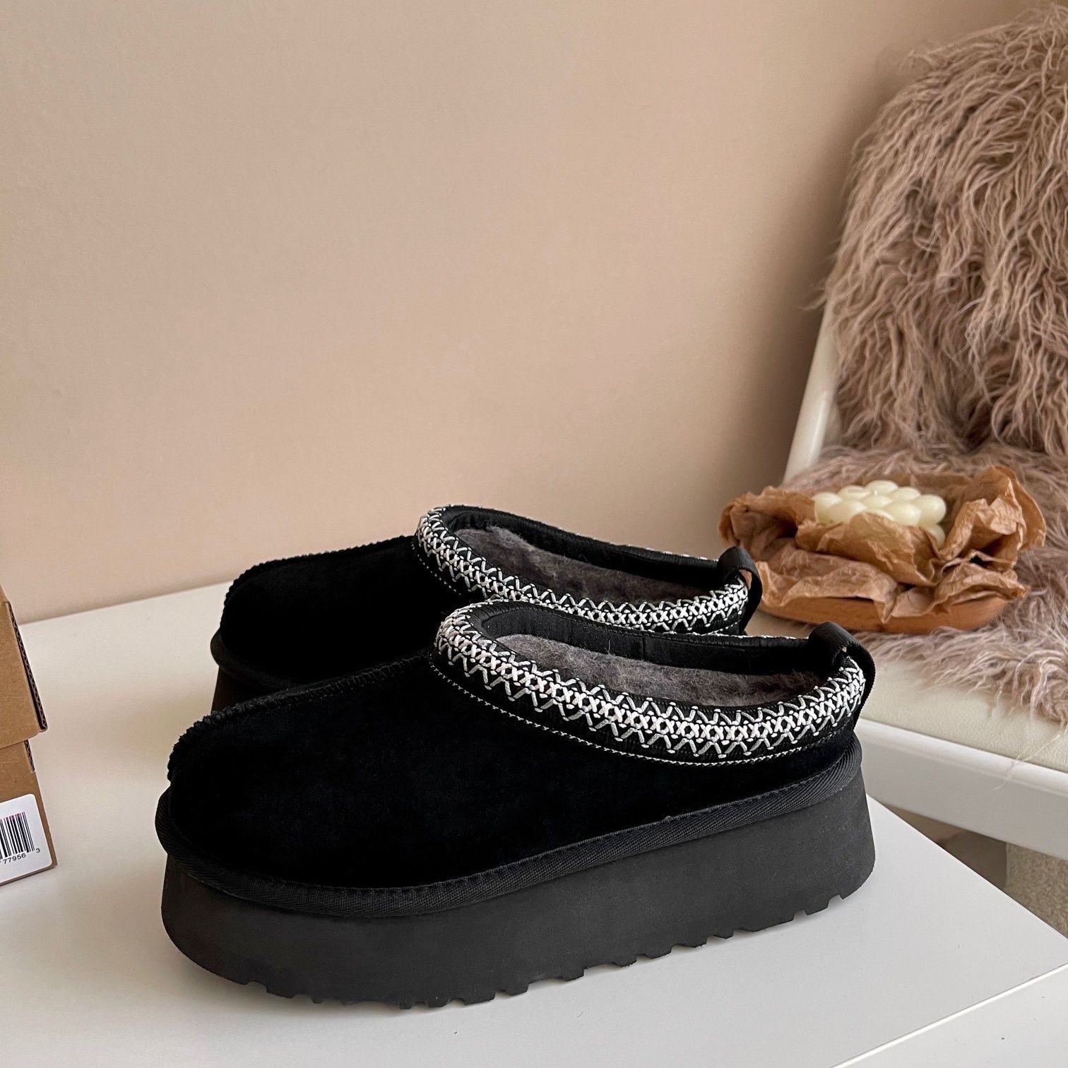 2025 New Australia Winter design mini snow boots Cow Suede Leather Women classic  Brand Ankle boots outdoors comfy sheep fur