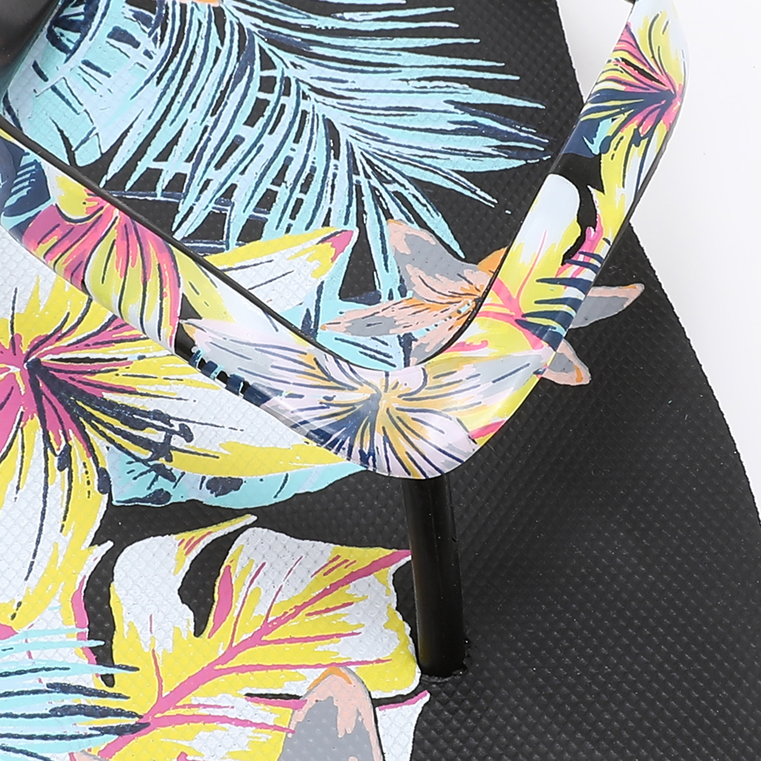 Women's Flip Flops Lightweight and Soft Footbed, Thin Strap Beach Sandal