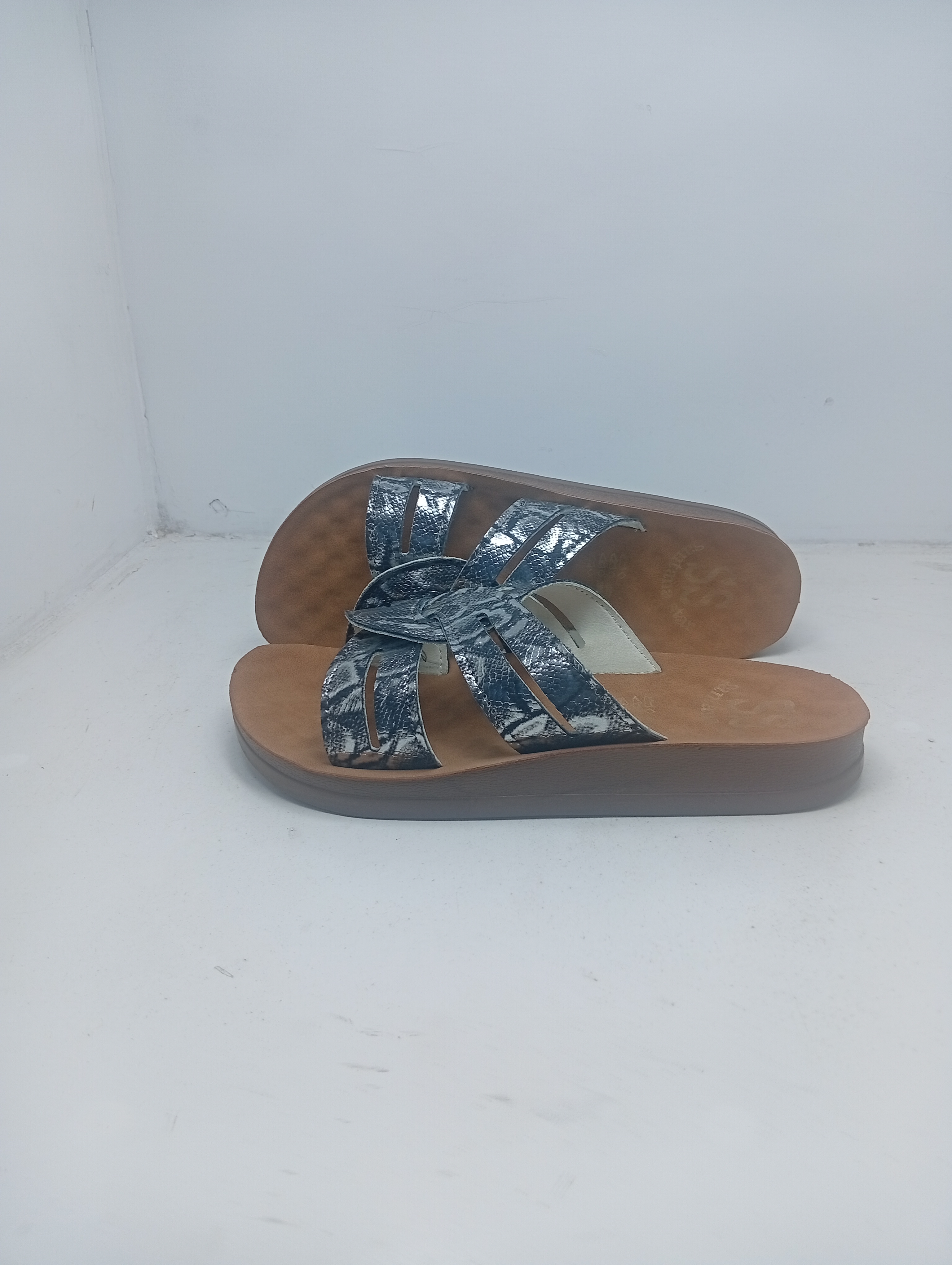 Santana Star Women's Silver Snake Print Sandals Size 39
