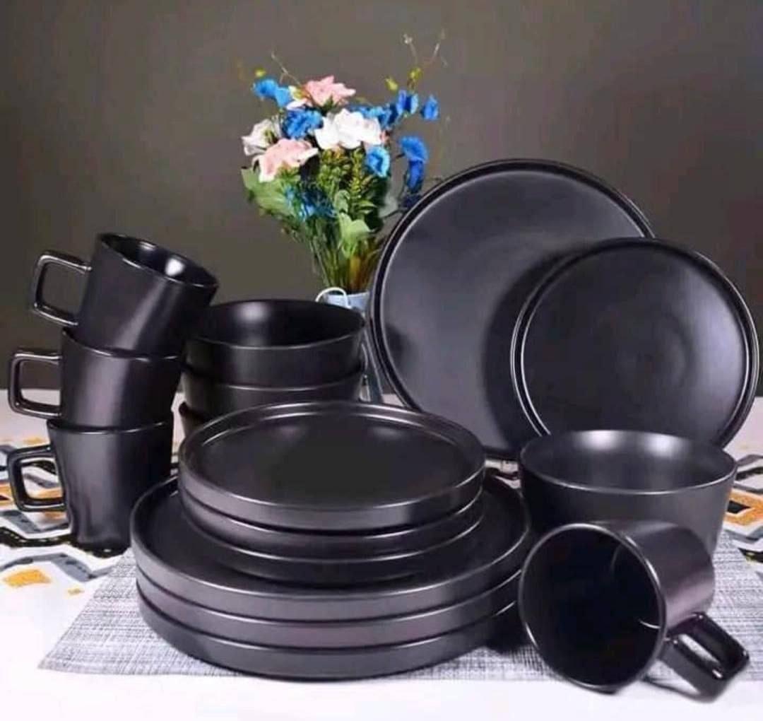 Matte Black Dinnerware Set - 16-Piece Modern Tableware
