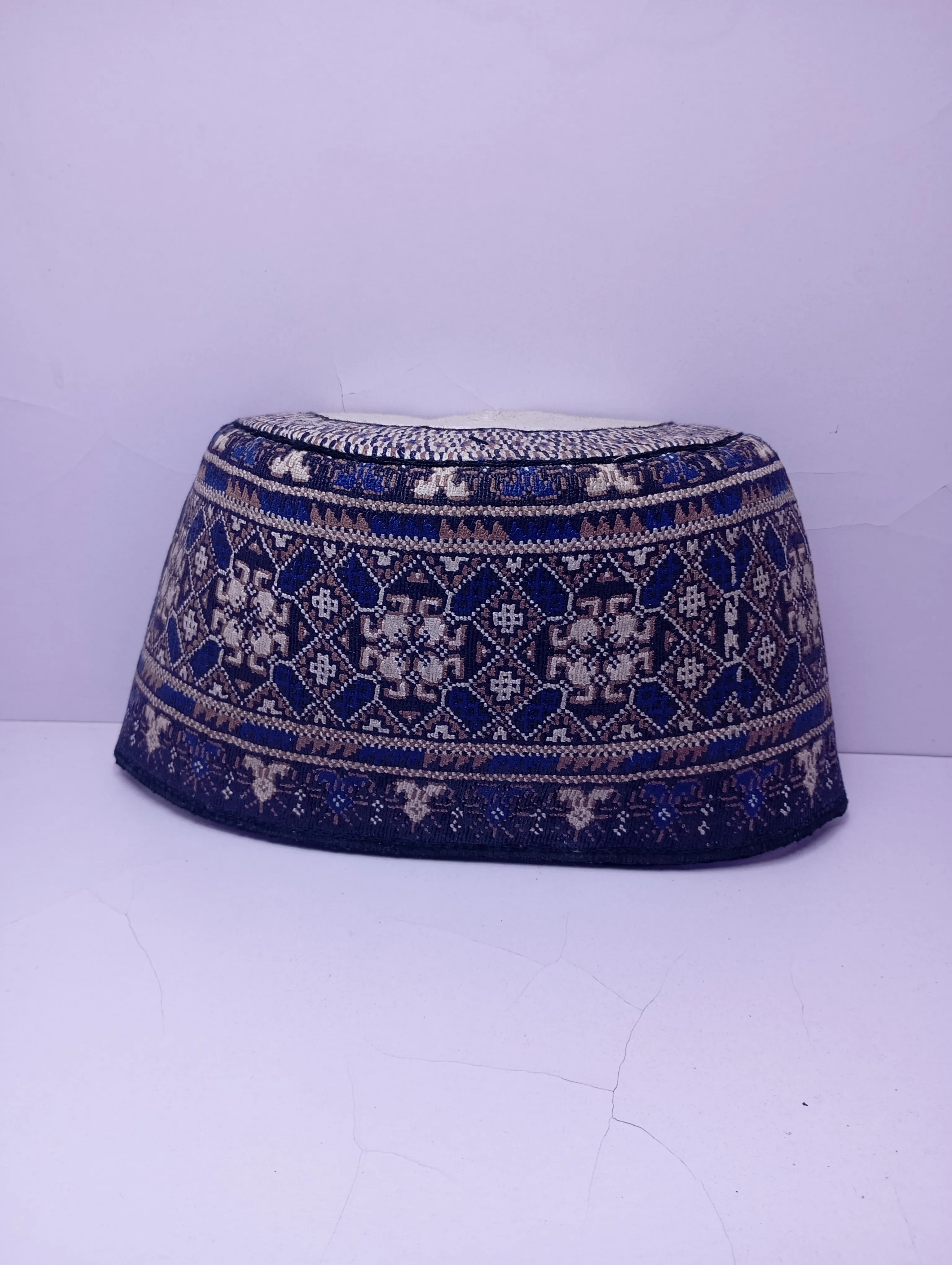 Original Handwoven Hausa Fulani Zawa Cap – Bangol Kindei Bama Style | Men’s Knitted Maiduguri Cap Sizeof 22.5 