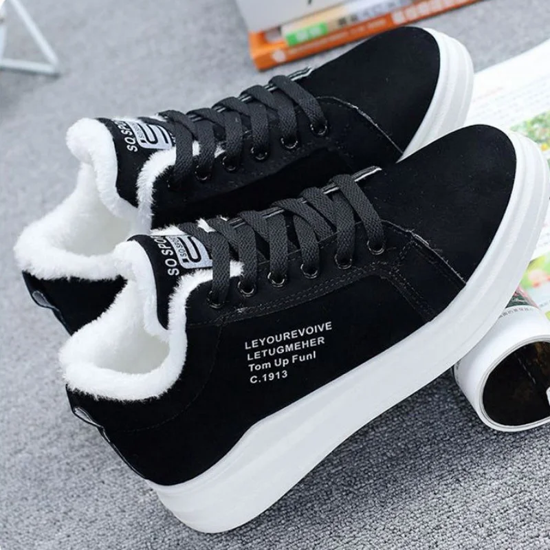 New Winter Velvet Flat Sneakers for Women Fashionable and Comfortable Snow Shoes Thickened and Warm Student Casual Cotton Shoes