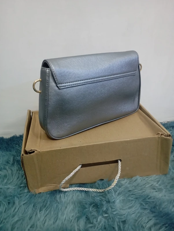 Michael Kors Designer Tote Bag - Luxury Fashion Accessory