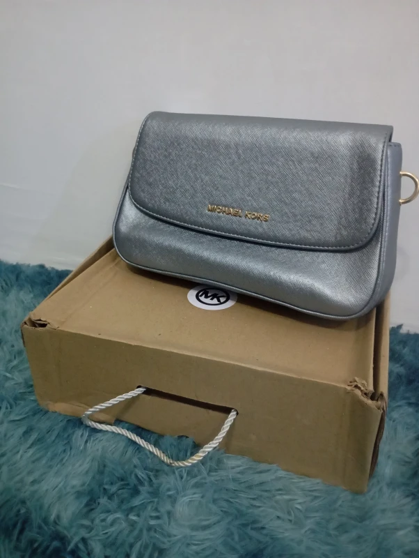 Michael Kors Designer Tote Bag - Luxury Fashion Accessory