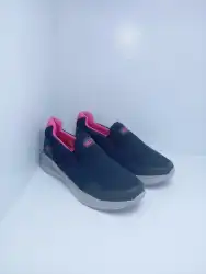 Skechers Uno Air-Cooled Memory Foam Luxury