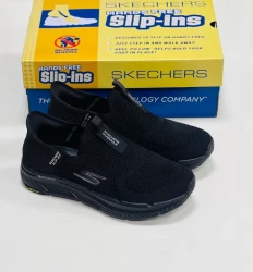 Fashion Couple Walking Slip-Ins  